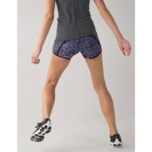 Lululemon Women's Size 6 Blue Ace Lullaby Print Speed Shorts